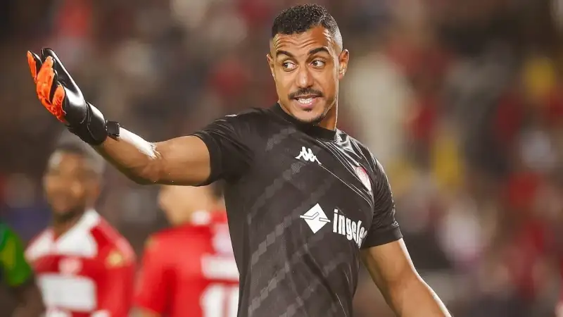 الحزم السعودي يتربص ببنعبيد مستغلاً تعثر مفاوضات تجديد عقده مع الوداد